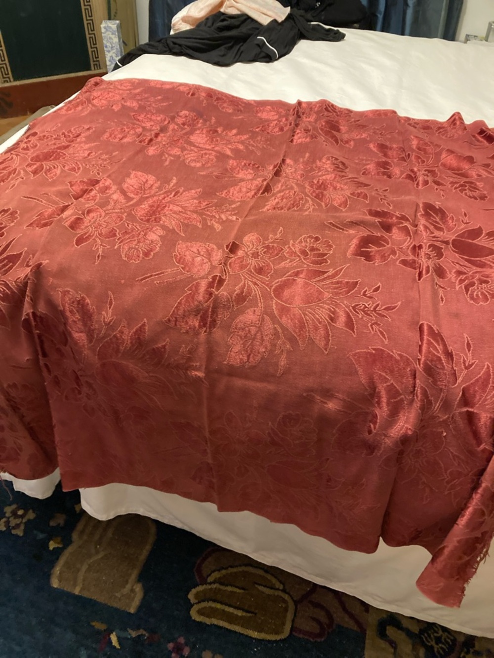 Fabulous 1930s velvet rayon fabric remnant - Picture 3 of 12